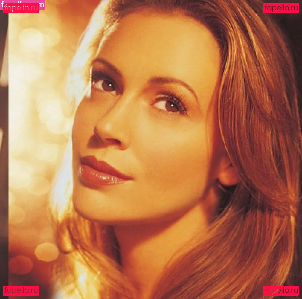 Alyssa Milano Onlyfans Photo Gallery 