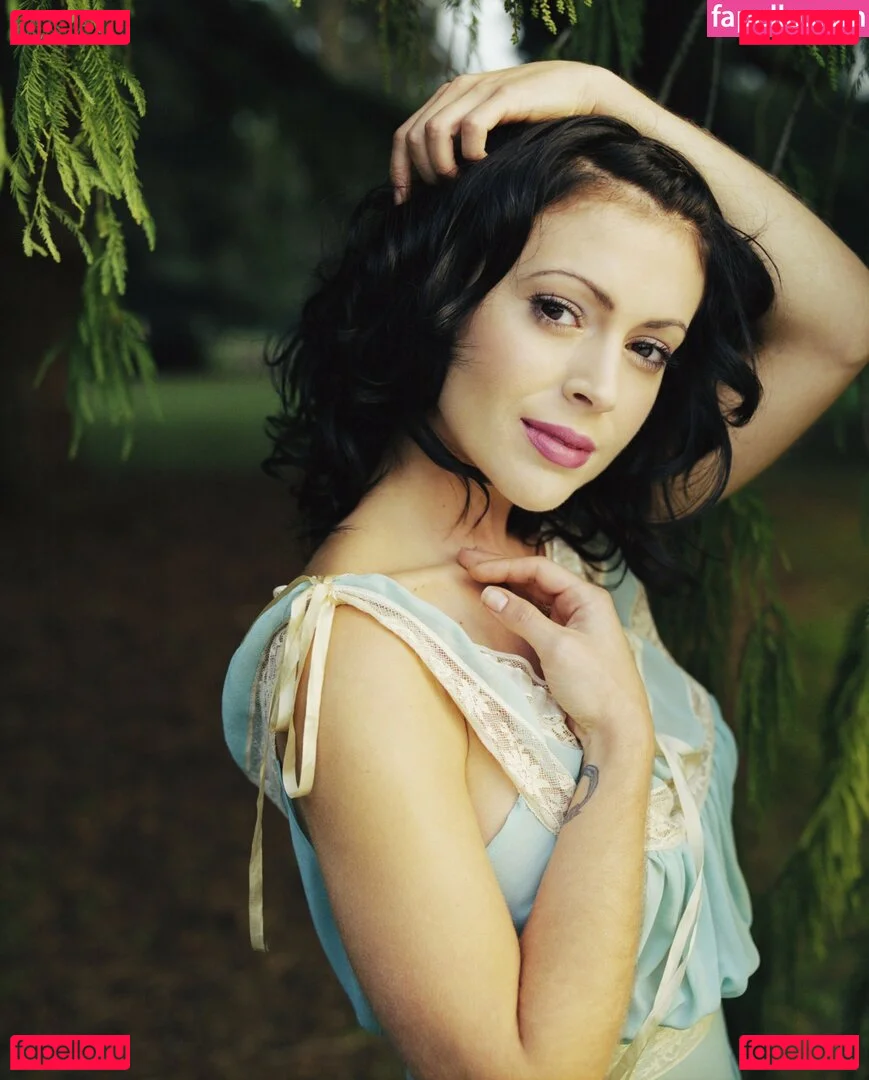 Alyssa Milano Onlyfans Photo Gallery 