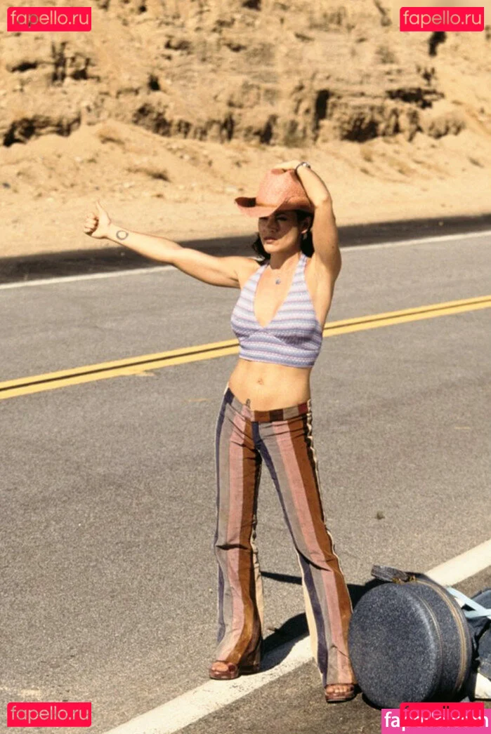 Alyssa Milano Onlyfans Photo Gallery 