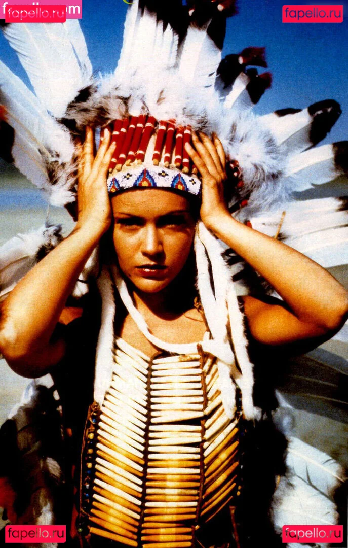 Alyssa Milano Onlyfans Photo Gallery 