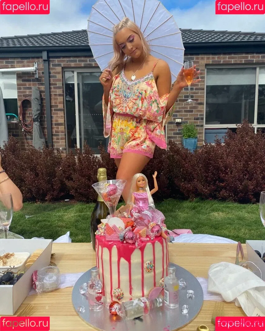 Alanna Onlyfans Photo Gallery 