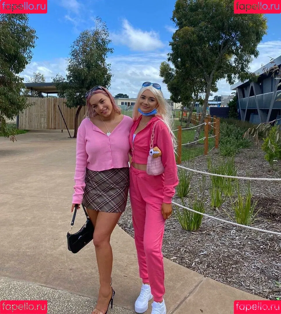 Alanna Onlyfans Photo Gallery 