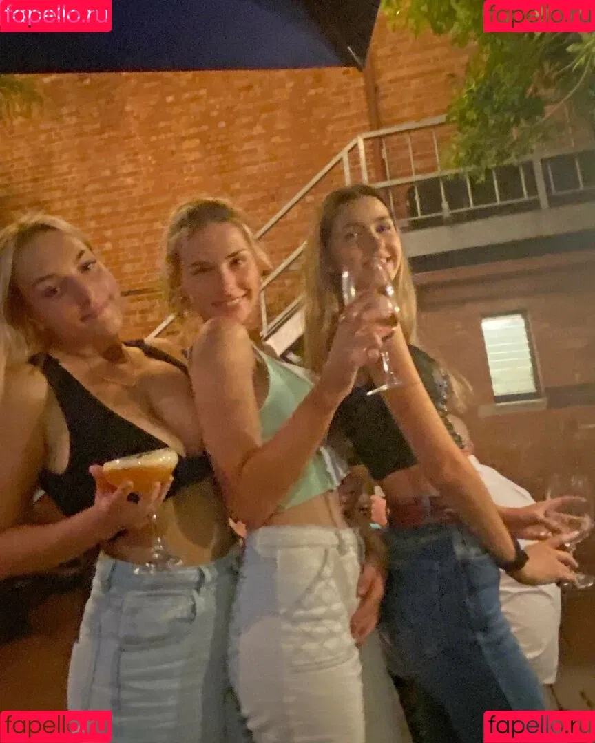Alanna Onlyfans Photo Gallery 