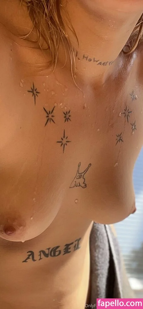 virginitysmiles Onlyfans Photo Gallery 