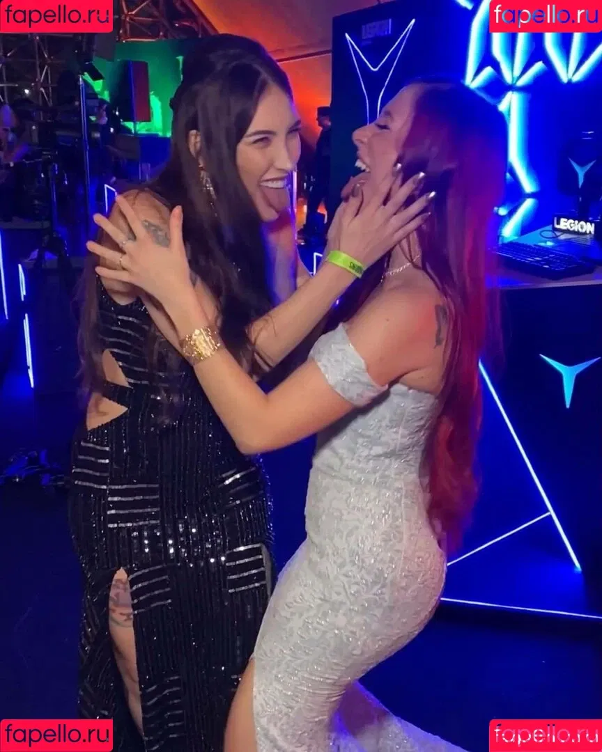 Diana Zambrozuski Onlyfans Photo Gallery 