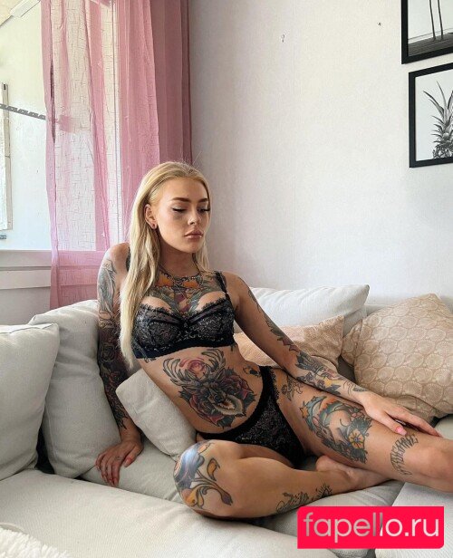 Aurajoutsenlampi Nude Onlyfans Photo 27