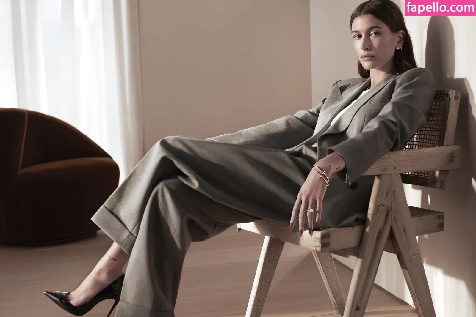 Hailey Bieber Onlyfans Photo Gallery 