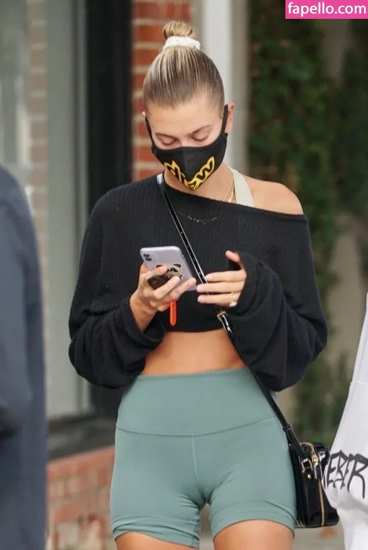 Hailey Bieber Onlyfans Photo Gallery 