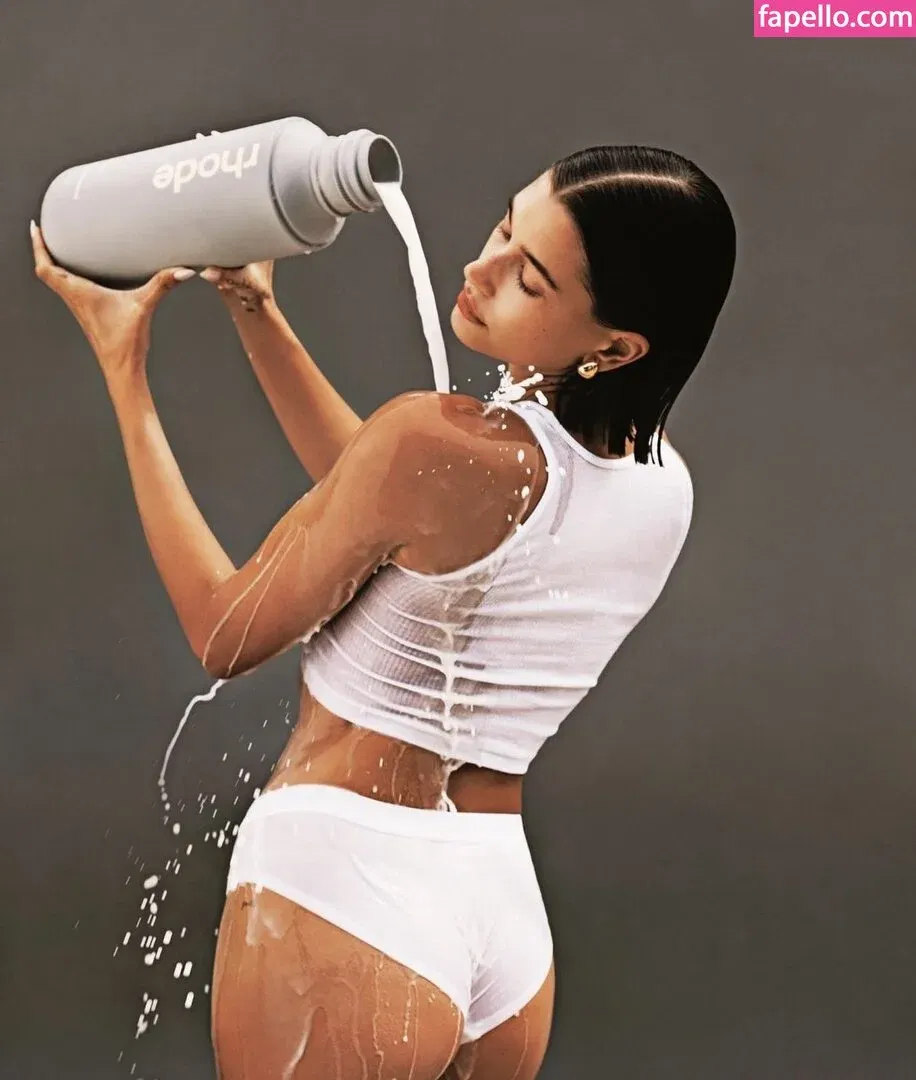 Hailey Bieber Onlyfans Photo Gallery 