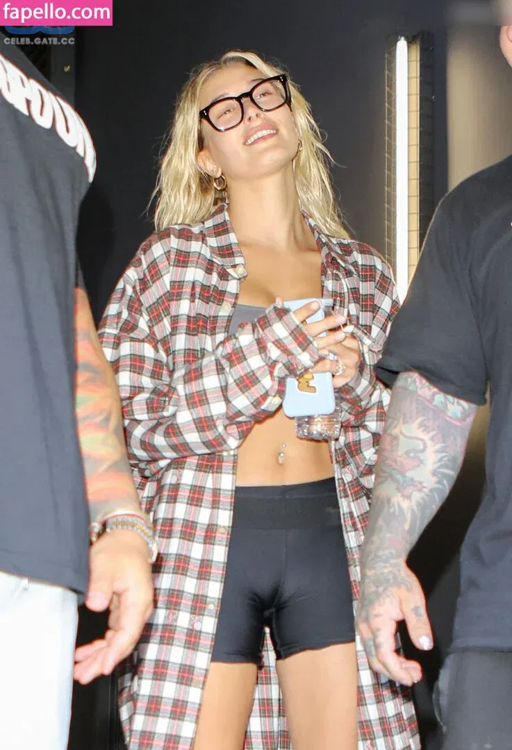 Hailey Bieber Onlyfans Photo Gallery 