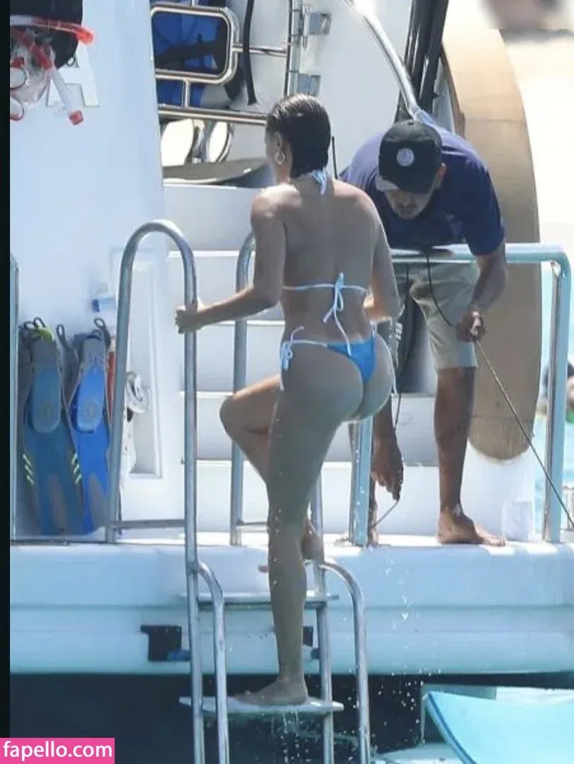 Hailey Bieber Onlyfans Photo Gallery 