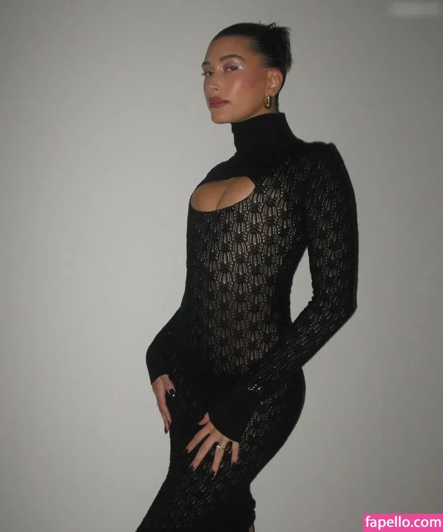 Hailey Bieber Onlyfans Photo Gallery 