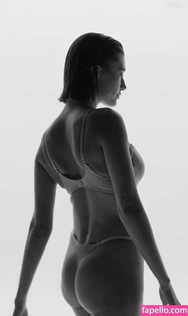 Hailey Bieber Onlyfans Photo Gallery 