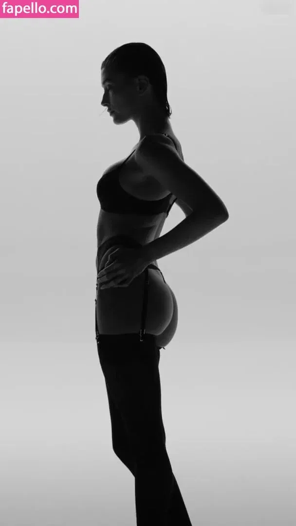 Hailey Bieber Onlyfans Photo Gallery 