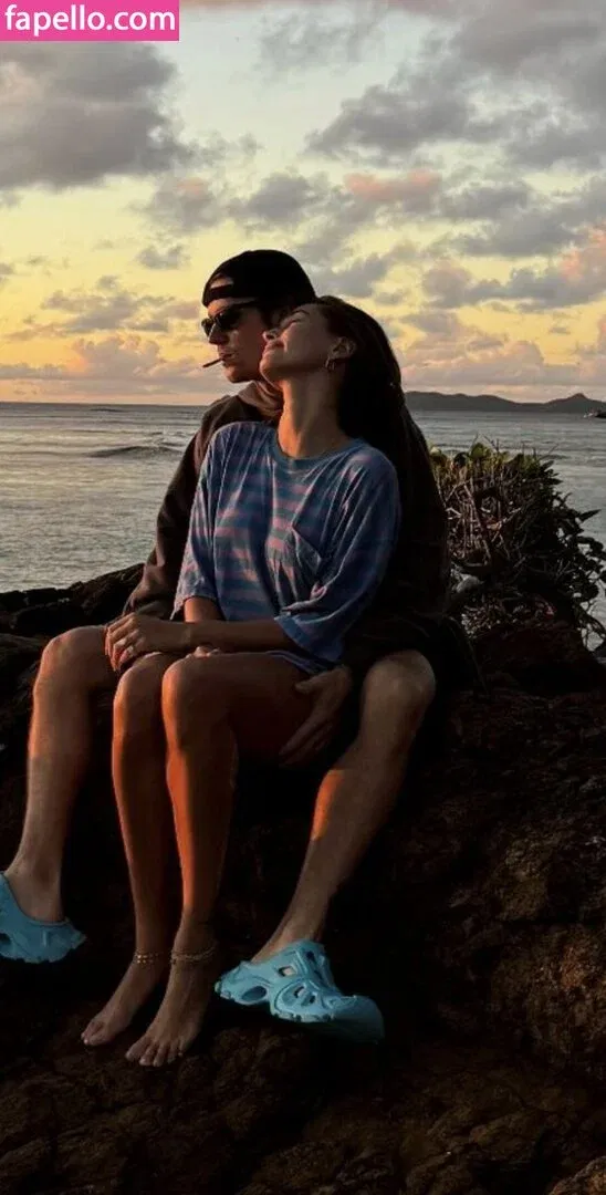 Hailey Bieber Onlyfans Photo Gallery 