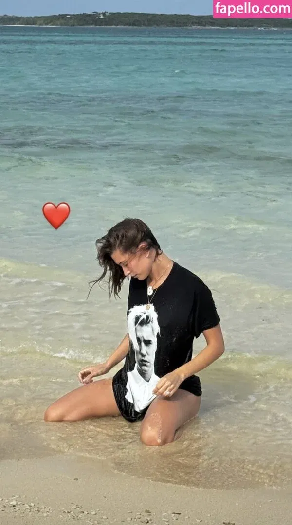 Hailey Bieber Onlyfans Photo Gallery 