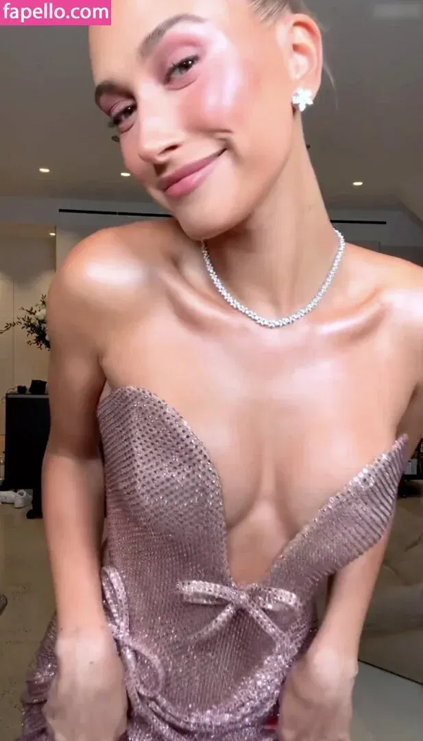 Hailey Bieber Onlyfans Photo Gallery 