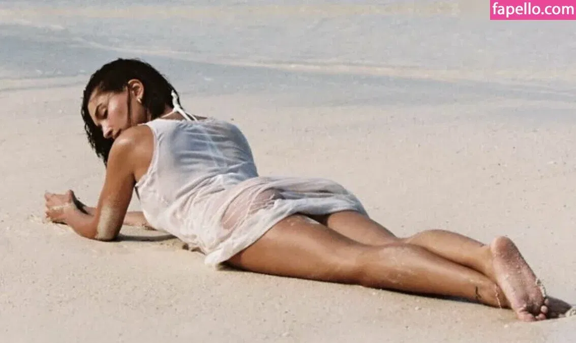 Hailey Bieber Onlyfans Photo Gallery 