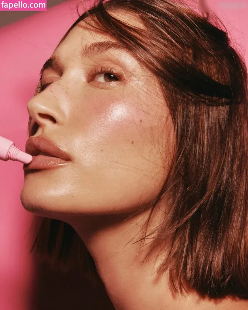 Hailey Bieber Onlyfans Photo Gallery 