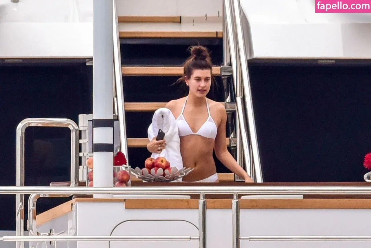 Hailey Bieber Onlyfans Photo Gallery 