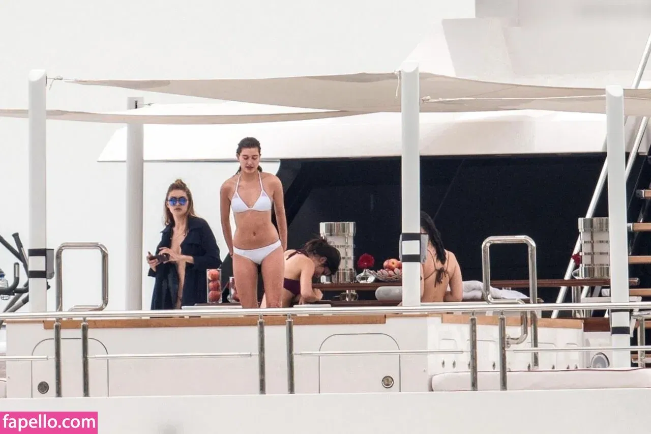 Hailey Bieber Onlyfans Photo Gallery 