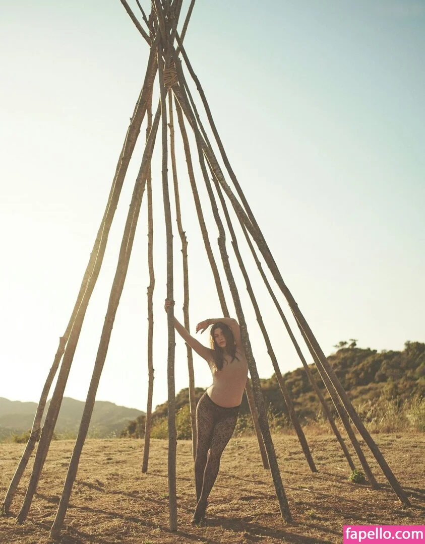 Hailey Bieber Onlyfans Photo Gallery 