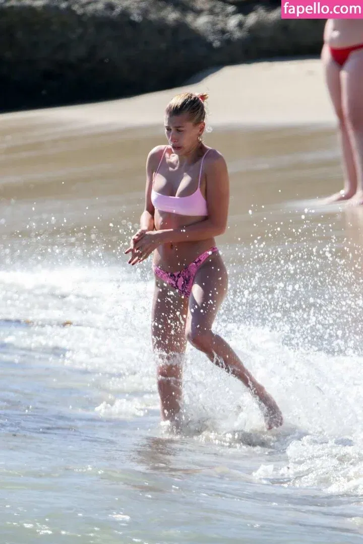 Hailey Bieber Onlyfans Photo Gallery 