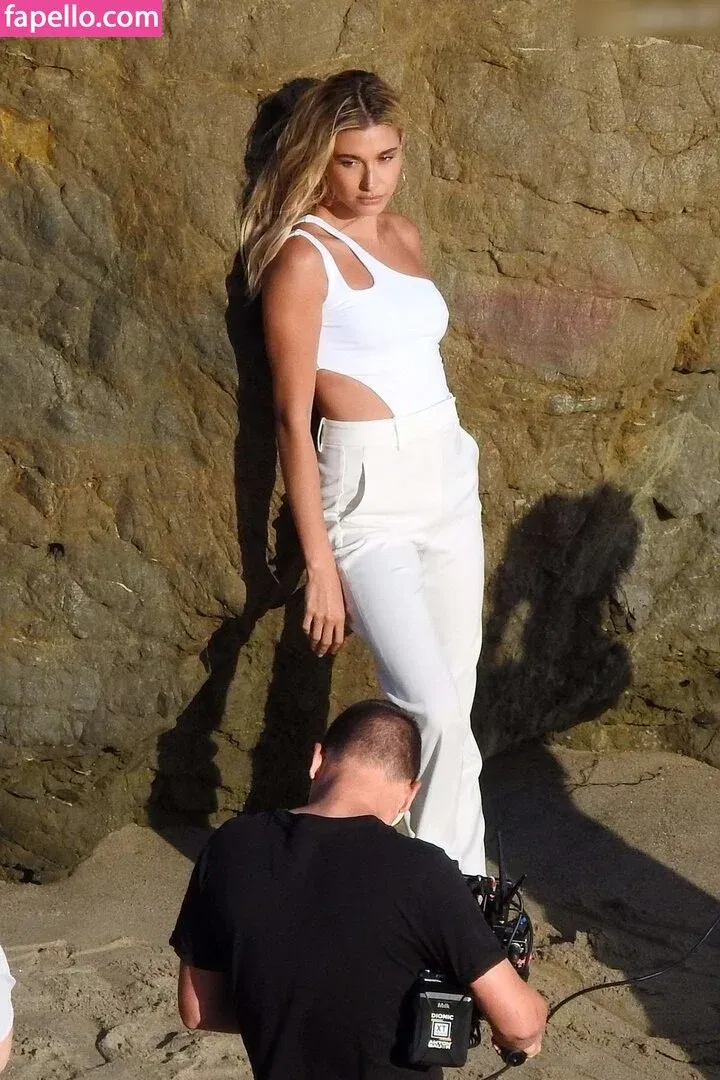 Hailey Bieber Onlyfans Photo Gallery 