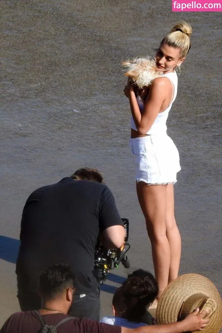 Hailey Bieber Onlyfans Photo Gallery 