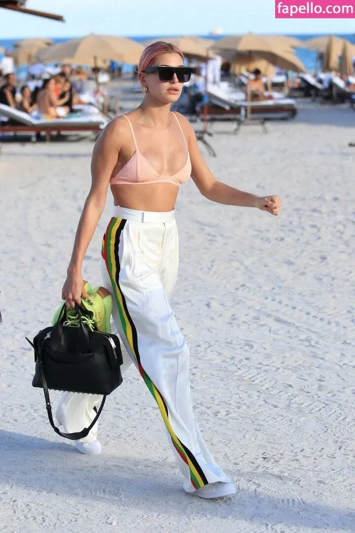 Hailey Bieber Onlyfans Photo Gallery 
