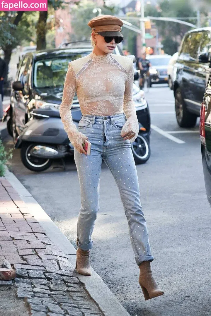 Hailey Bieber Onlyfans Photo Gallery 