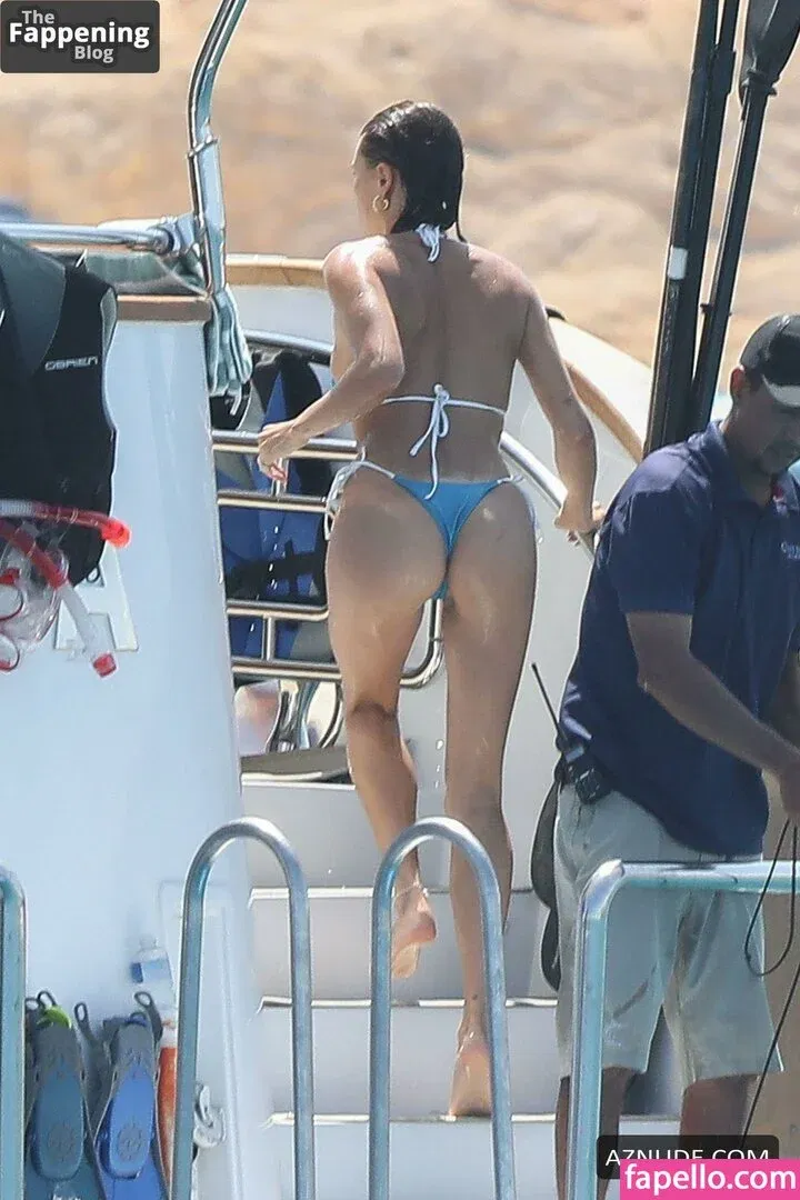 Hailey Bieber Onlyfans Photo Gallery 