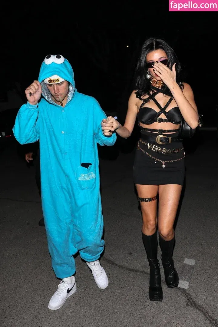 Hailey Bieber Onlyfans Photo Gallery 