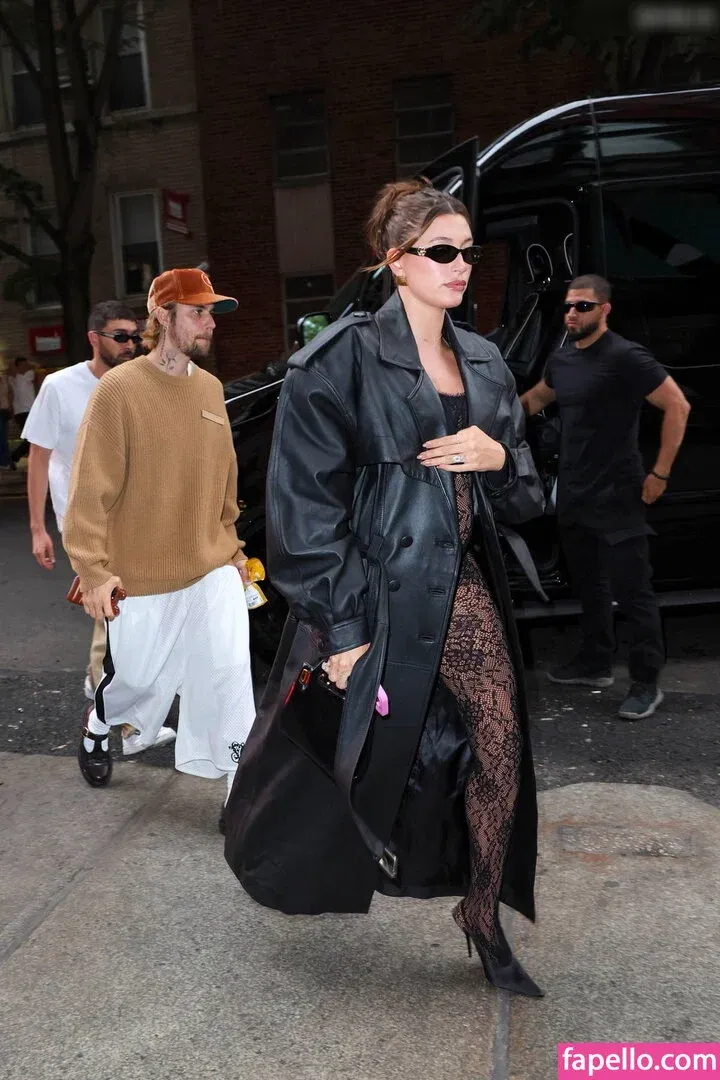 Hailey Bieber Onlyfans Photo Gallery 