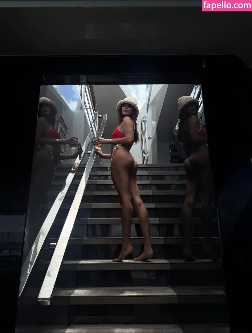 Hailey Bieber Onlyfans Photo Gallery 