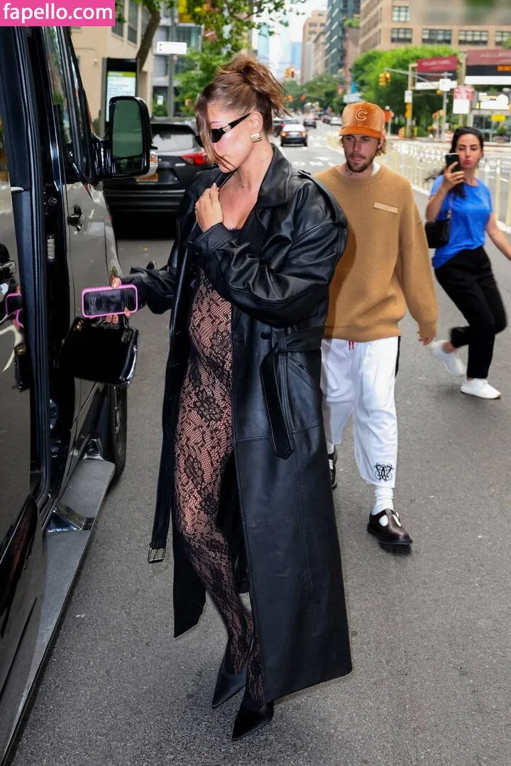 Hailey Bieber Onlyfans Photo Gallery 