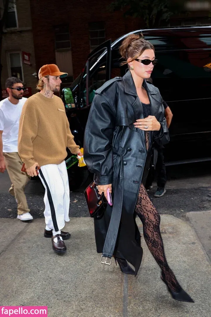 Hailey Bieber Onlyfans Photo Gallery 