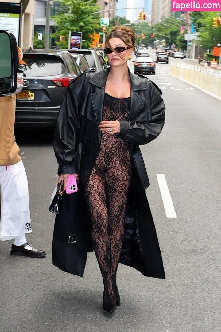 Hailey Bieber Onlyfans Photo Gallery 