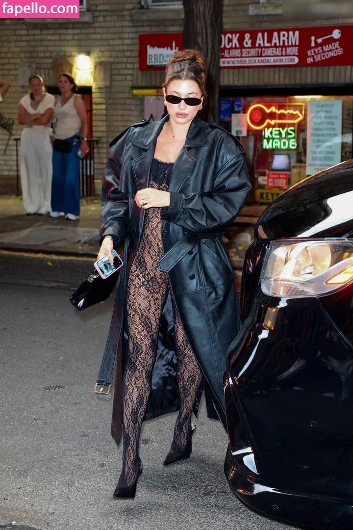 Hailey Bieber Onlyfans Photo Gallery 