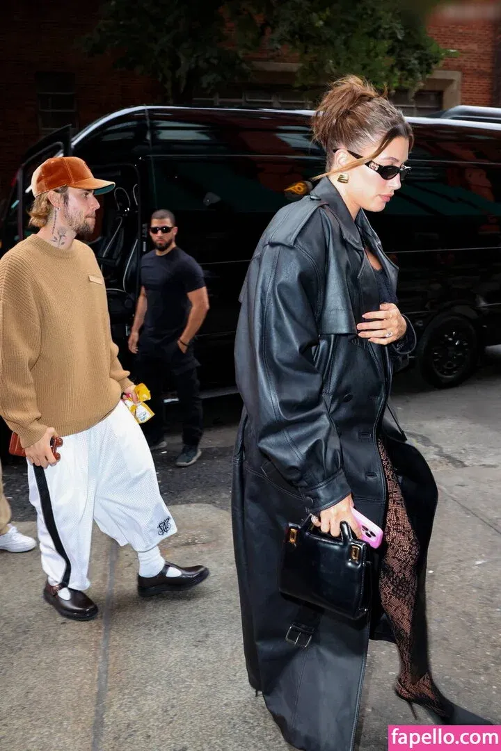 Hailey Bieber Onlyfans Photo Gallery 