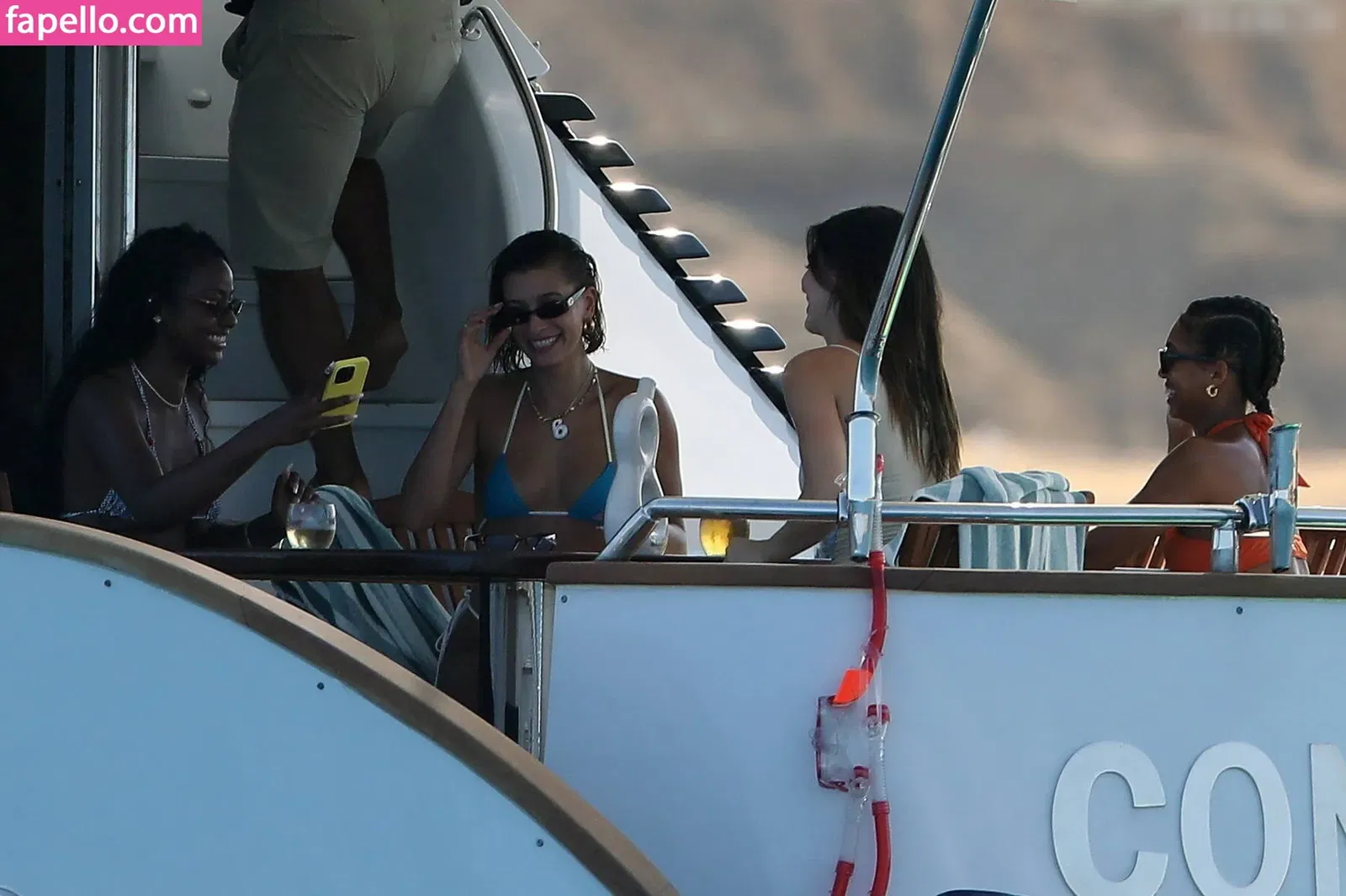 Hailey Bieber Onlyfans Photo Gallery 