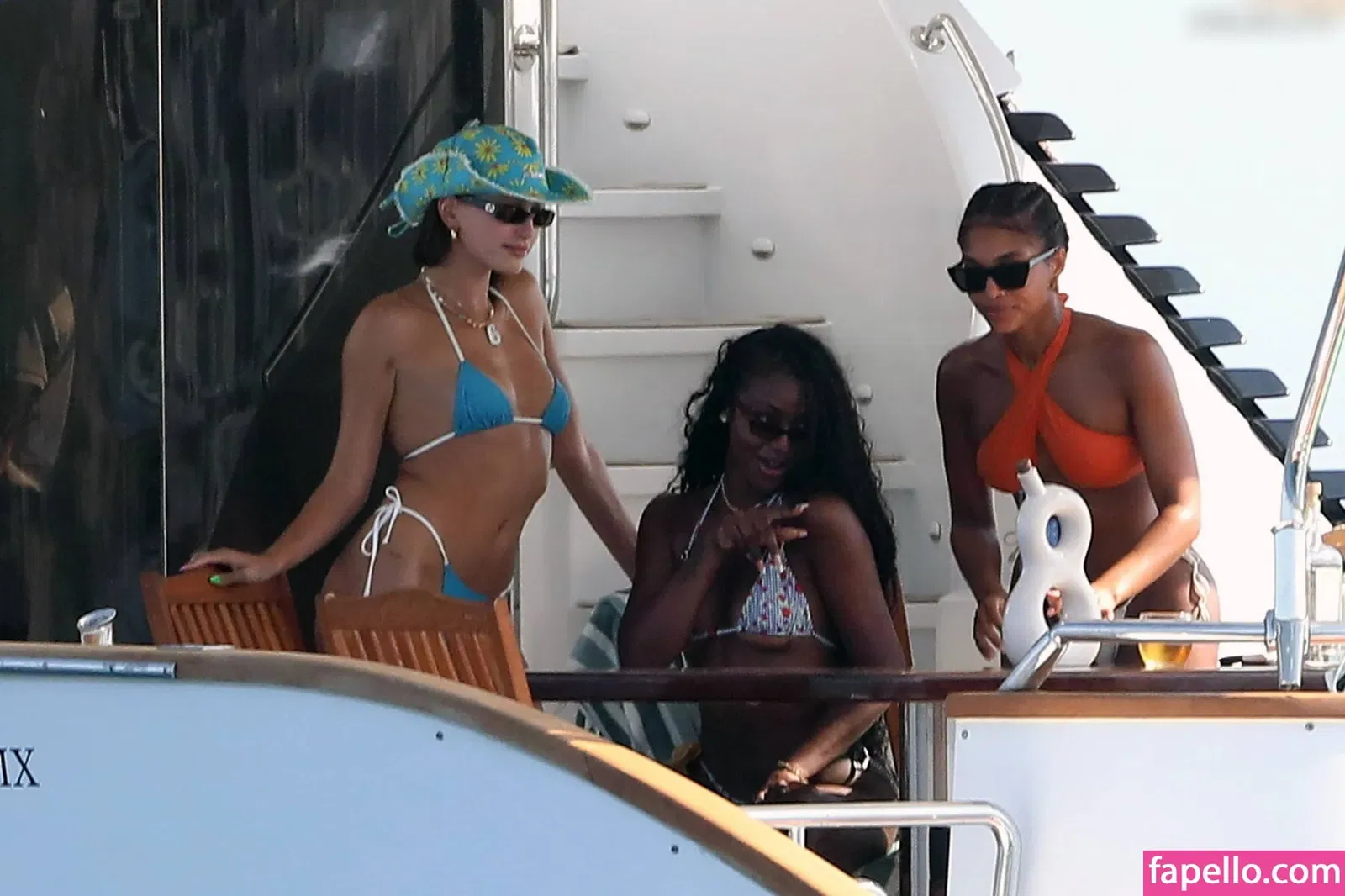 Hailey Bieber Onlyfans Photo Gallery 