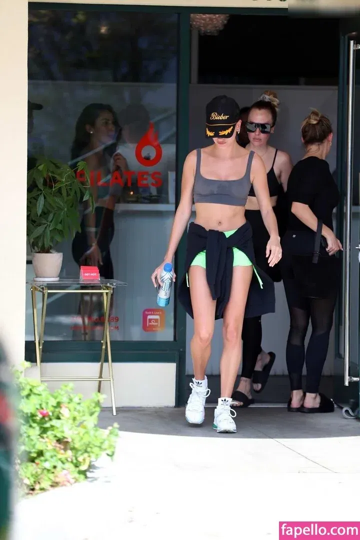 Hailey Bieber Onlyfans Photo Gallery 