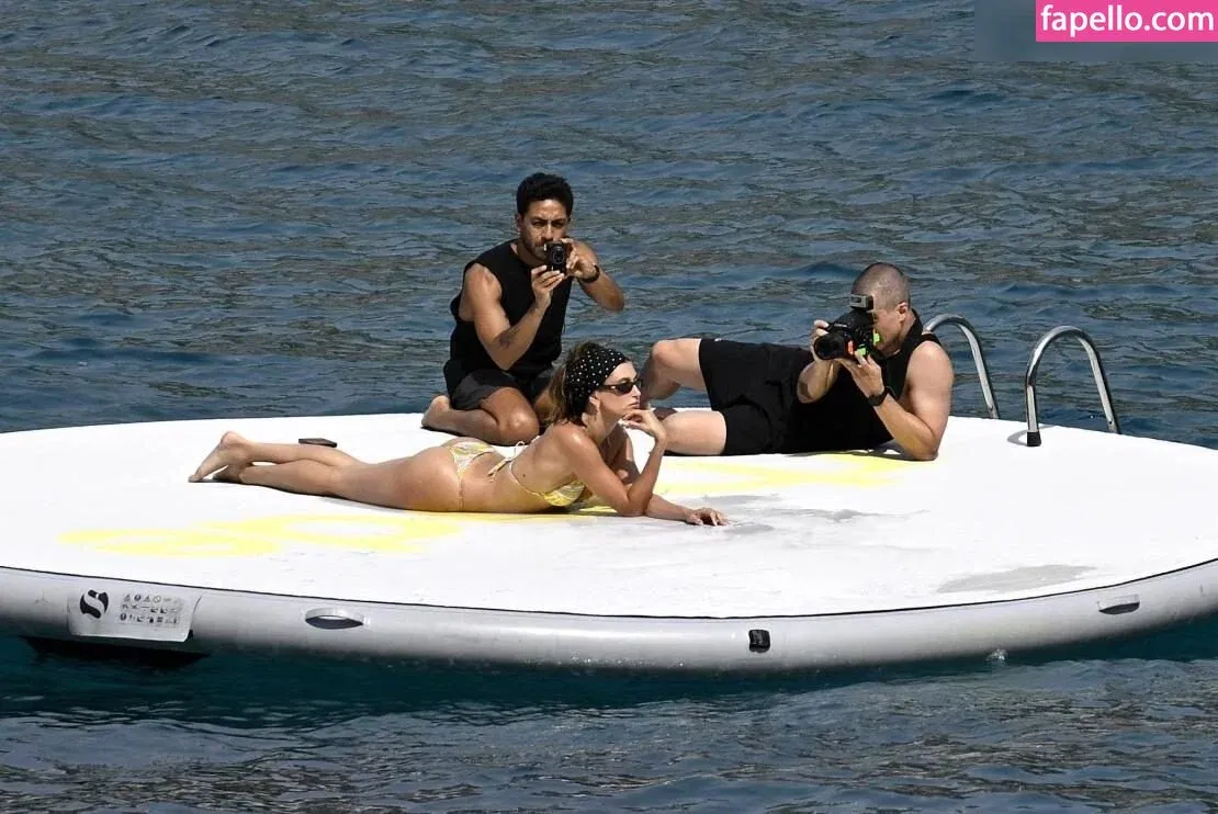 Hailey Bieber Onlyfans Photo Gallery 