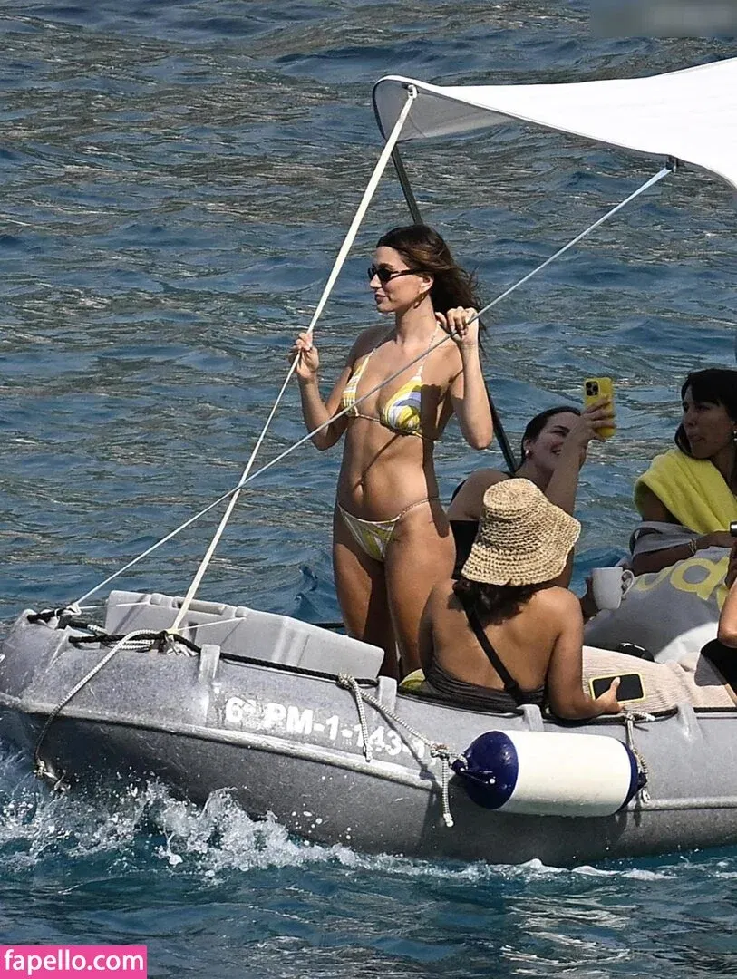 Hailey Bieber Onlyfans Photo Gallery 