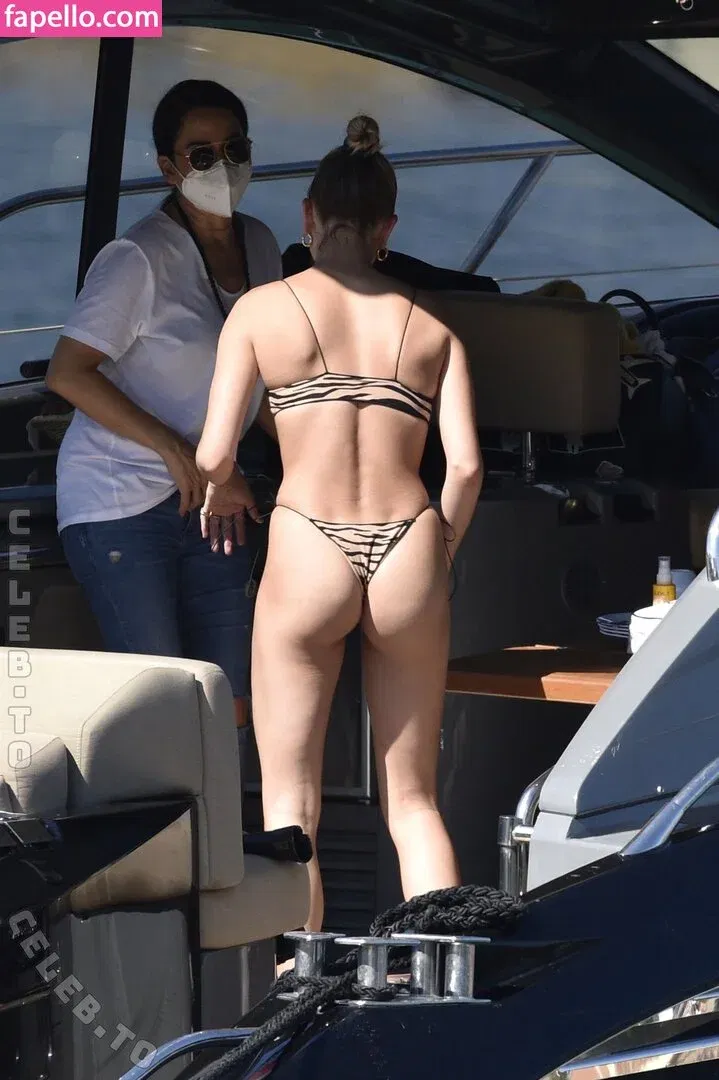 Hailey Bieber Onlyfans Photo Gallery 