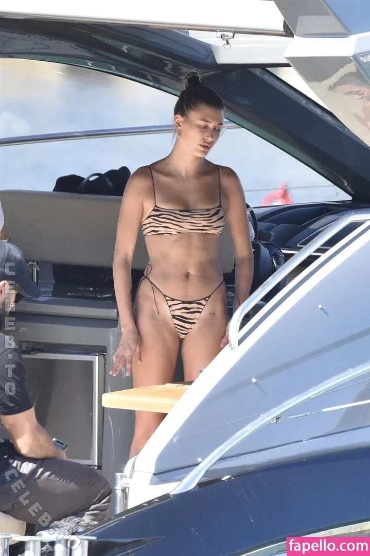 Hailey Bieber Onlyfans Photo Gallery 