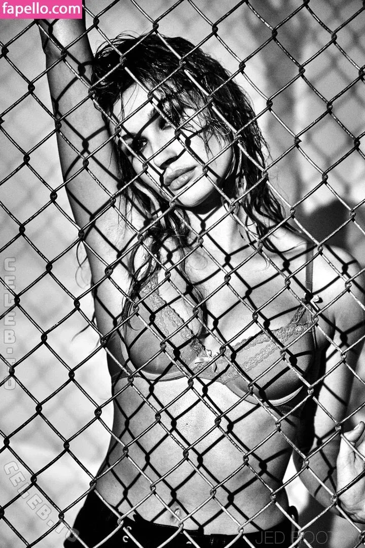 Hailey Bieber Onlyfans Photo Gallery 