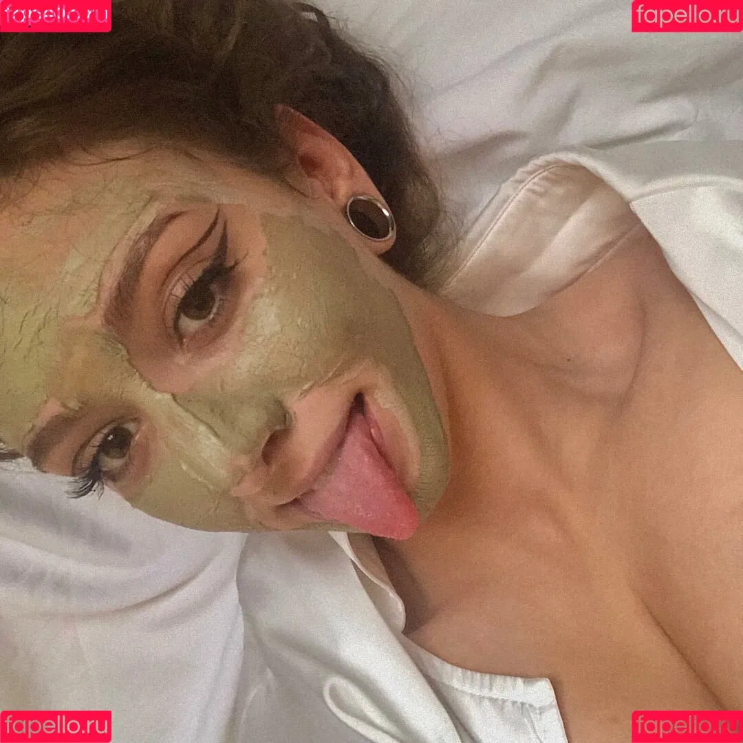 BetterCallHelena Onlyfans Photo Gallery 