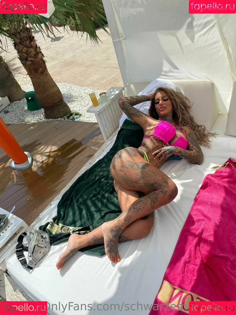 schwarzemamba89 Onlyfans Photo Gallery 